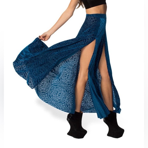 Burned Velvet Neptune Split Skirt - Picture 4 of 11